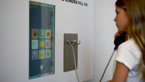 Het laatste nieuws van het bedrijf over Een groot winkelcentrum in Zwitserland verbetert de efficiëntie van de openbare communicatie met JR208-CB noodtelefoon
