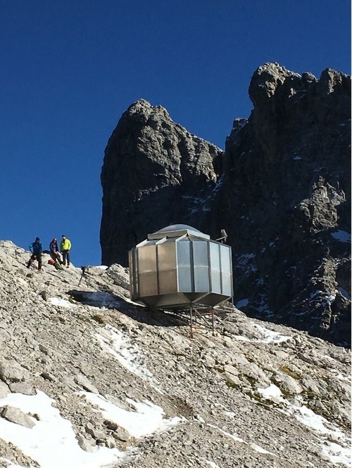 Het laatste nieuws van het bedrijf over J&R Noodtelefoon was geïnstalleerd in de Alpen